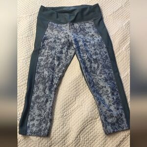 Under Armour women's Capri leggings